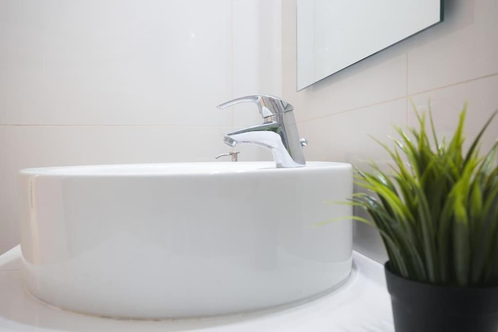 Syntagma Square, 70Sqm Pentelis Sunny Apartment Atenas Exterior foto
