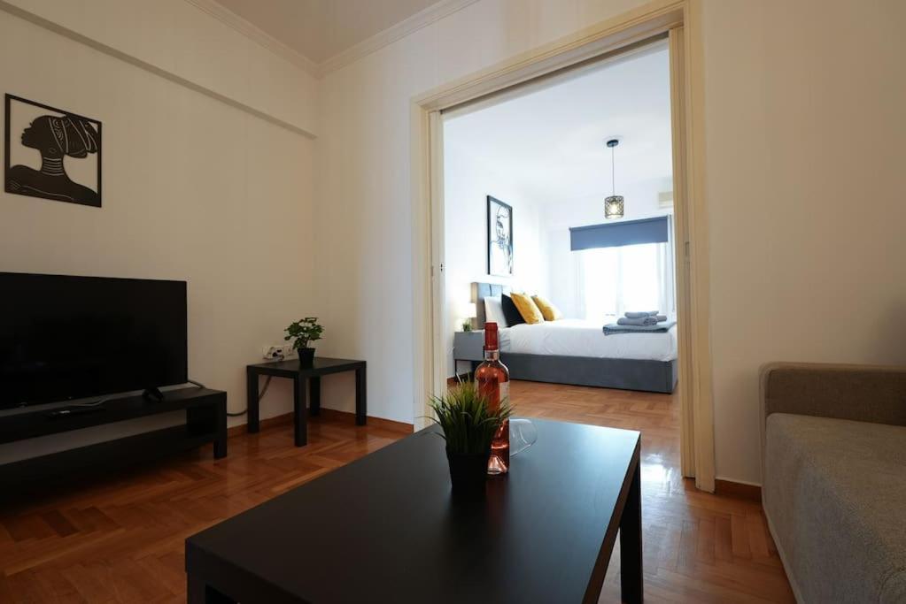 Syntagma Square, 70Sqm Pentelis Sunny Apartment Atenas Exterior foto