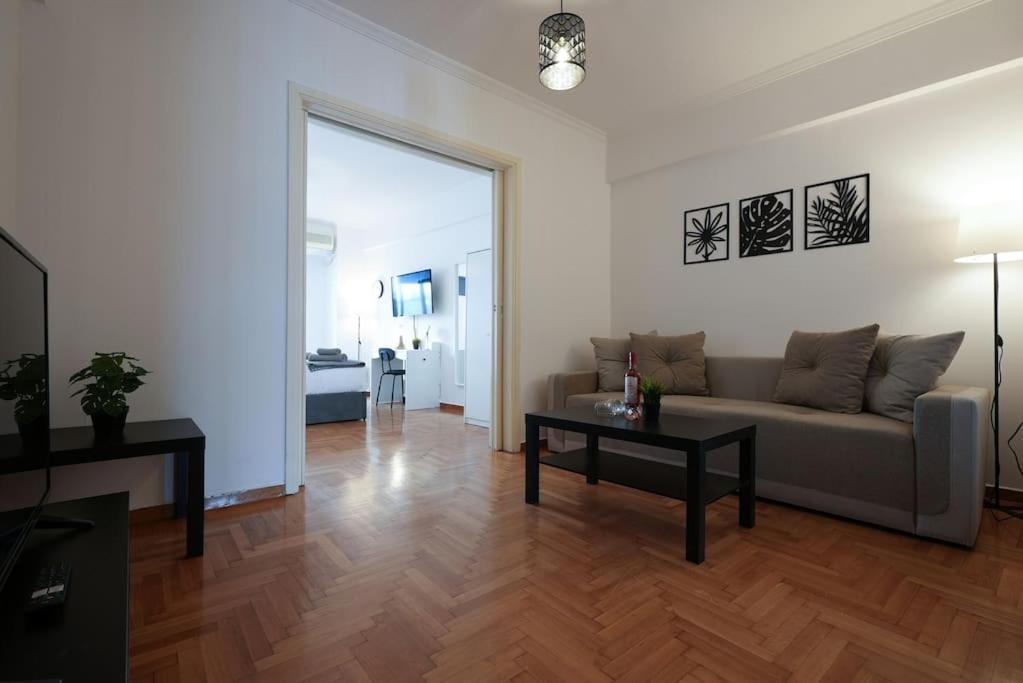 Syntagma Square, 70Sqm Pentelis Sunny Apartment Atenas Exterior foto